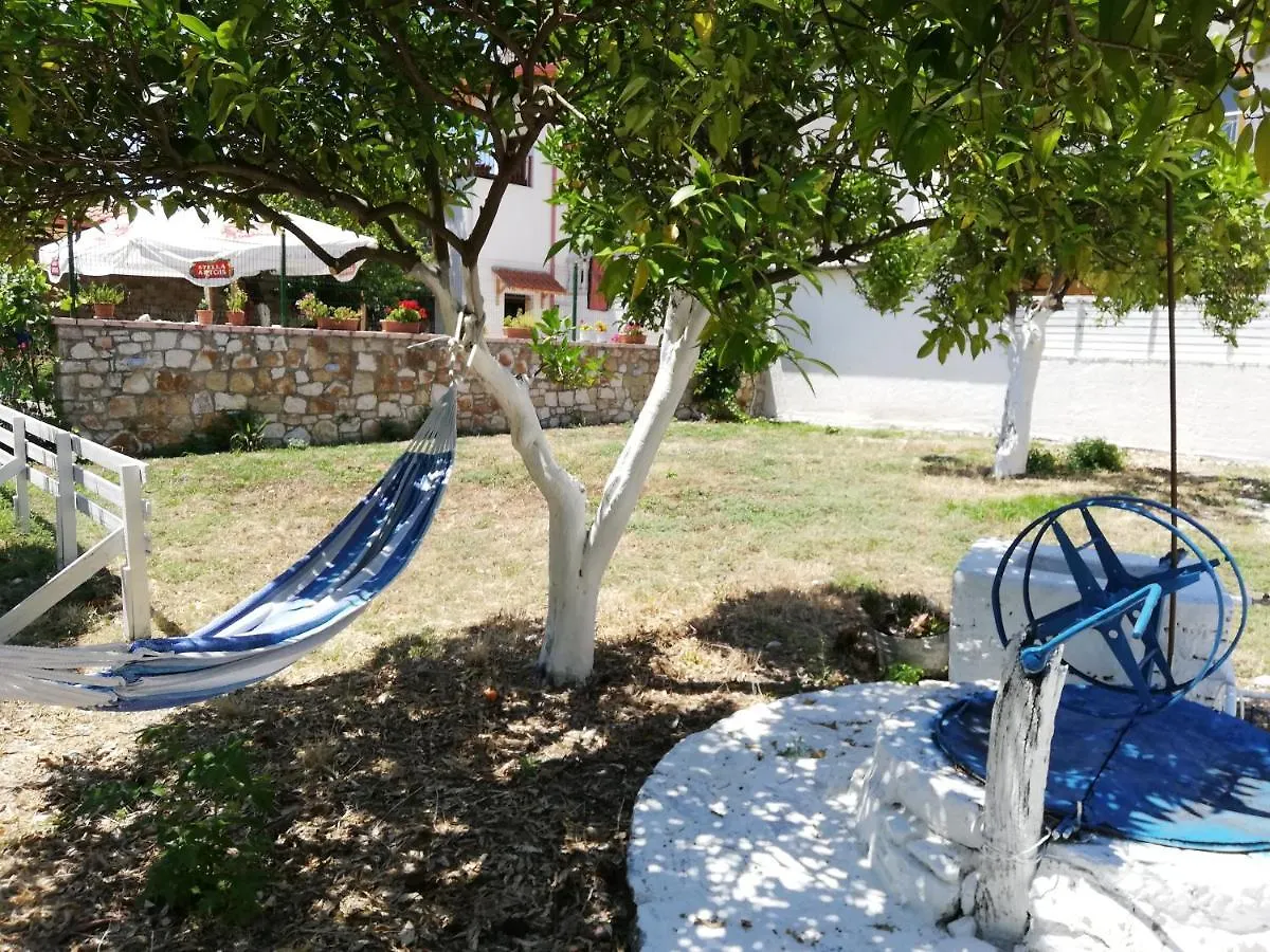 Manavita Bed & Breakfast Himare