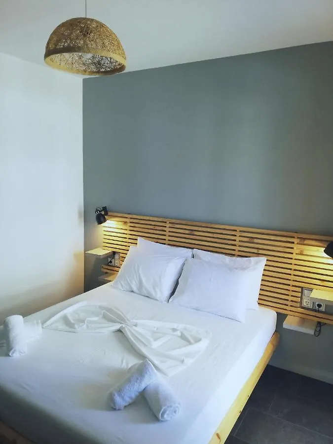 Manavita Bed & Breakfast Himare
